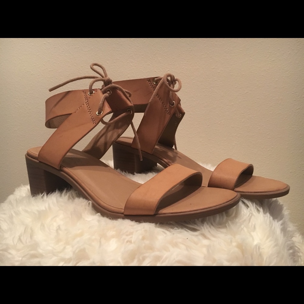 Lace up kitten heels
